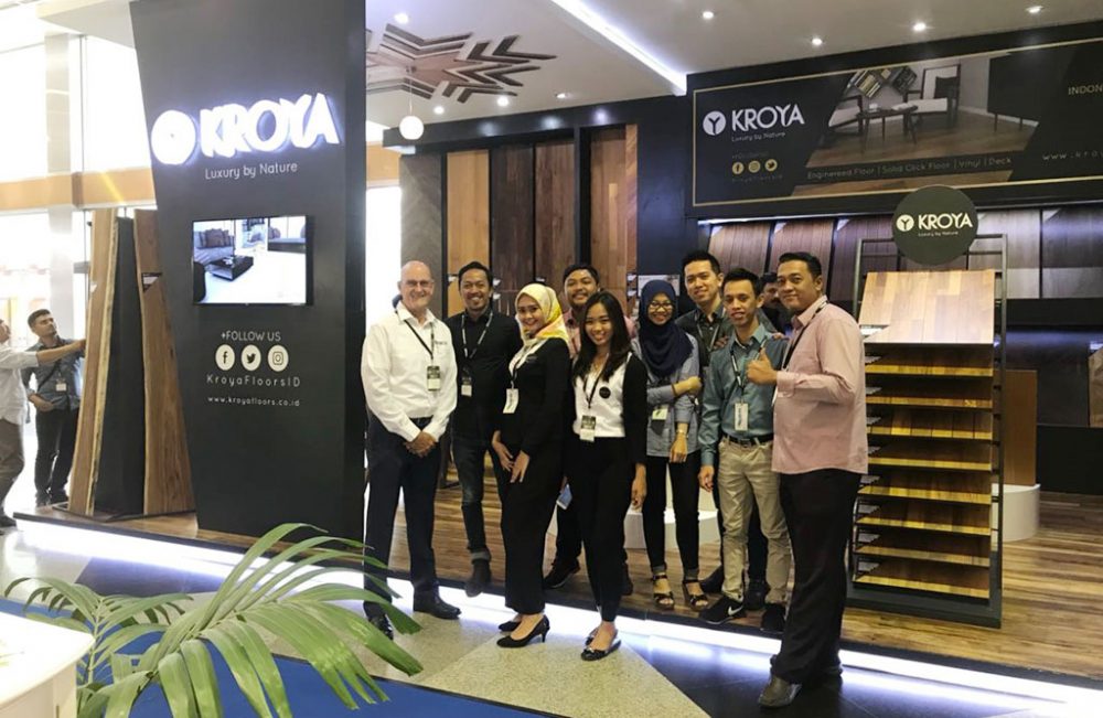 Konsumen Padati Booth KROYA Floors di Mega Build Expo 2018